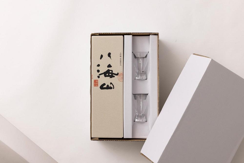 越後の名酒「八海山」 大吟醸 浩和蔵仕込【720ml】と冷酒グラス 70ml×2個セット
