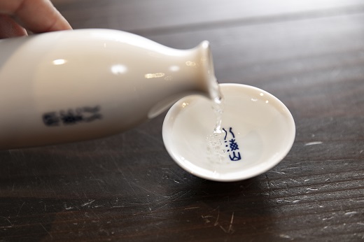 越後の名酒「八海山」 清酒【四合瓶720ml】