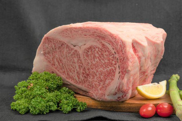 【別格雪温貯蔵にいがた和牛】ビーフシチュー　２００ｇｘ３食