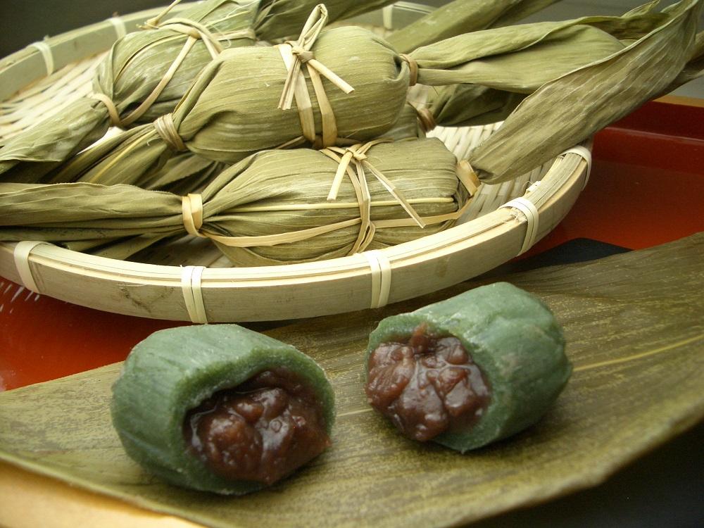 食べ比べ詰め合わせ　　孝泉堂の笹団子10個（5個入×2袋）と生クリーム笹だんご10個（5個入×2パック）