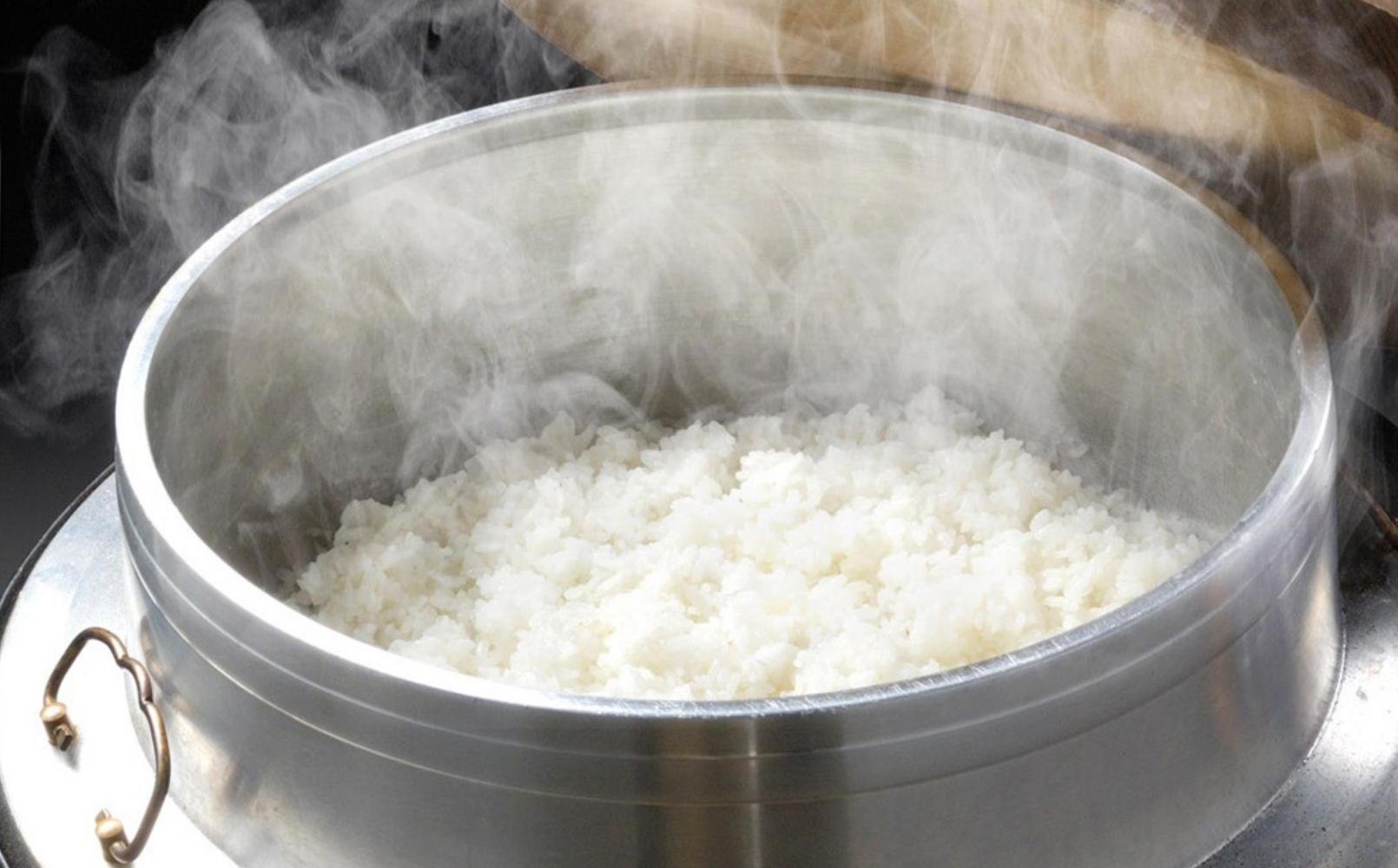 【JAみなみ魚沼定期便】南魚沼産こしひかり（窒素充填2合パック30袋入×全6回）美味しさ長持ち 300g 小袋 便利 精米HACCP認定工場 特A獲得日本一産地 高品質精米 もっちり甘い 南魚沼産コシヒカリ