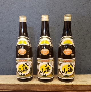 越後の名酒「八海山」 清酒【四合瓶720ml×3本】