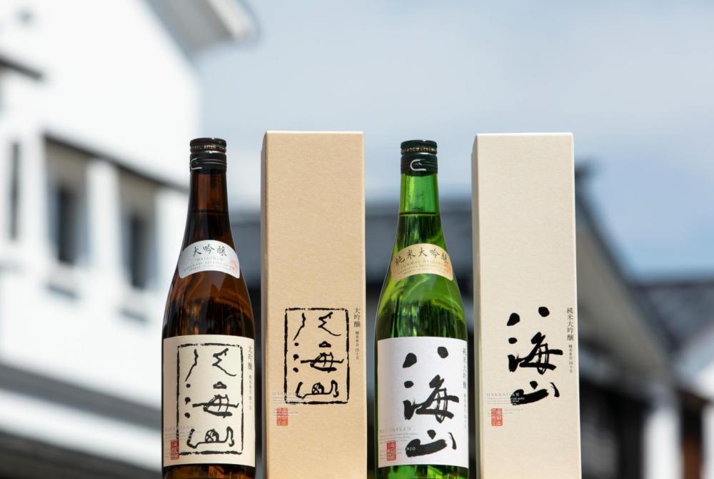 【のし付き】越後の名酒「八海山」大吟醸・純米大吟醸 四合瓶詰合せ