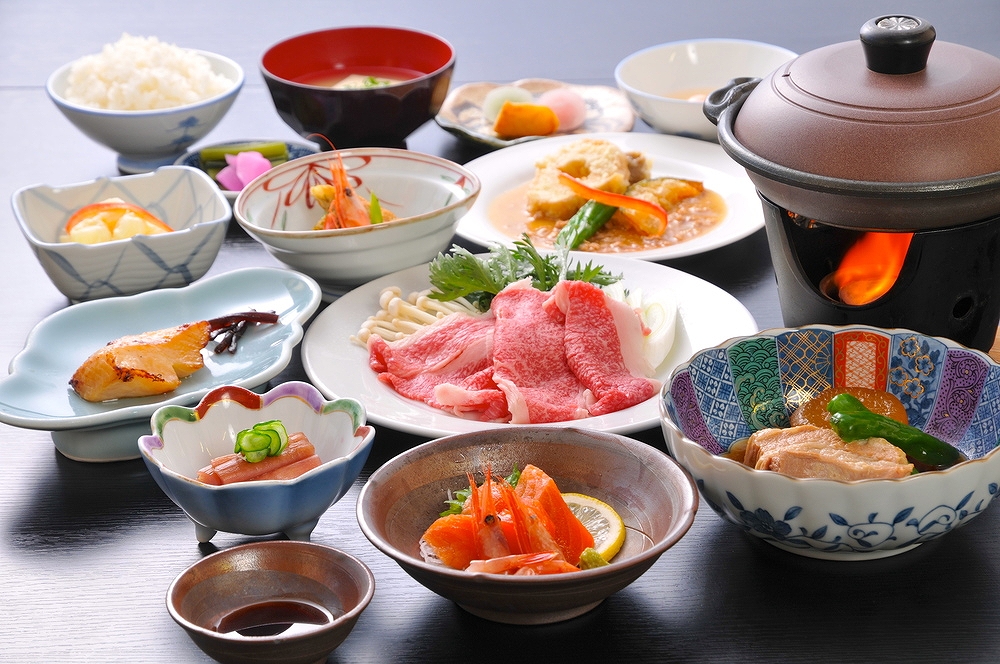 丸山温泉「古城館」宿泊割引券3,000円分×5枚