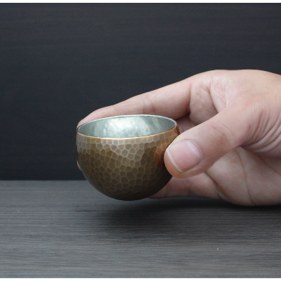 【冷たい口当たり】銅製 金茶色 ぐい呑み 日本酒 贈答品 新潟県 弥彦村