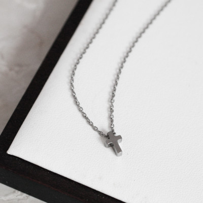 純チタンクロスプチペンダント ネックレス 変色しにくい ギフト 大人 かわいい 新潟県 弥彦村【配送不可地域：沖縄県】