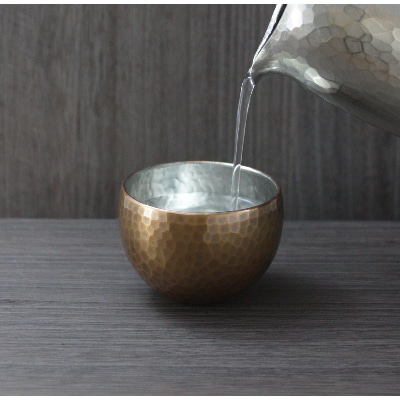 【冷たい口当たり】銅製 金茶色 ぐい呑み 日本酒 贈答品 新潟県 弥彦村