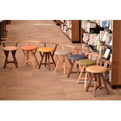 マカロンスツール 　カラフルなくつろぎ　　アメリカンウォールナット材×ブルー