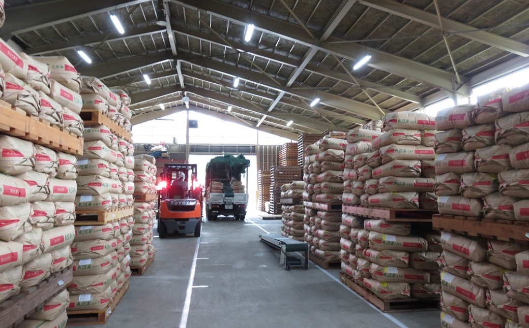 【6ヶ月定期便】【令和7年産】魚沼産コシヒカリ 「ひまわりの里」（5kg）新潟県 津南町 大阪屋商店 129404-009