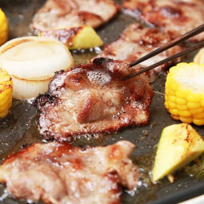 絶品もち豚!肩ロース (しゃぶしゃぶ用500g・焼肉用400g) 合計900gセット【配送不可地域：離島】