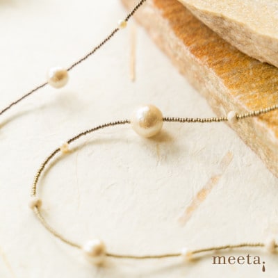 淡水パールとコットンパールのビーズ・ケプラーネックレスセット(ブラウン・チタンピアス)【配送不可地域：沖縄県】