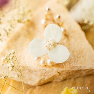 淡水パールとオパールの花弁のお花ブローチとピアス×各1点【配送不可地域：沖縄県】