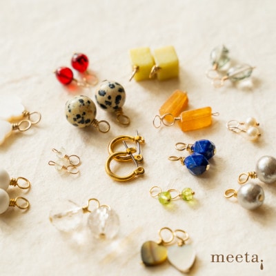 淡水パールとラピスラズリほか天然石12種の着せ替えフープピアスセット【配送不可地域：沖縄県】