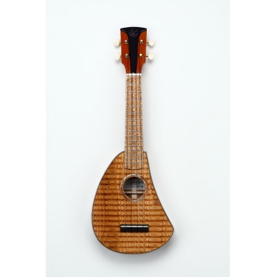 富山の杉で作ったウクレレ(ソプラノサイズ)