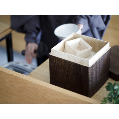 ライスストッカー 焼桐 2kg用　総国産桐使用 天然蜜蝋仕上げ 桐の米びつ