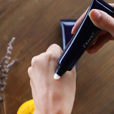 【GIFT BOX】Taroma ハンド＆ネイルクリーム 30g ゆず・ラベンダー セット【配送不可地域：沖縄県】