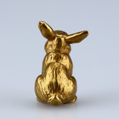 うさぎ　に　きいろ