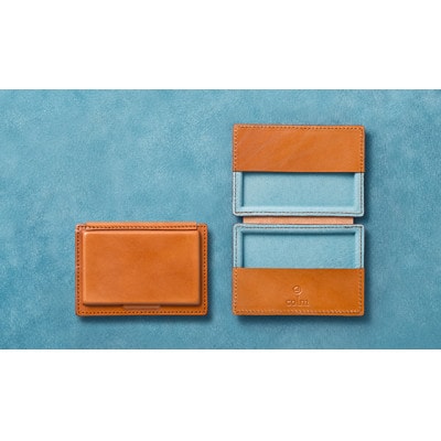 colmの名刺入れ キャメル「立体成型でつくった 好印象を与える独自の名刺入れ」