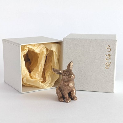 うさぎ　に　あか