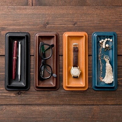 colm レザートレイ　Mサイズ　ブラウン　「立体成型で作った本革製トレイ」