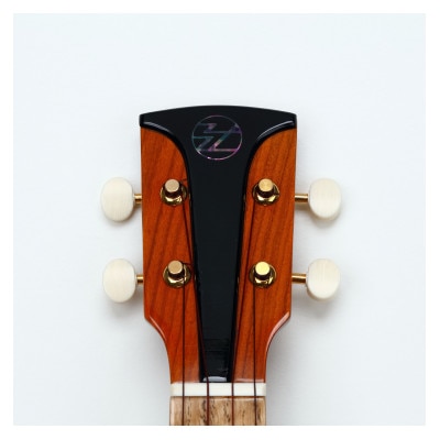 富山の杉で作ったウクレレ(ソプラノサイズ)