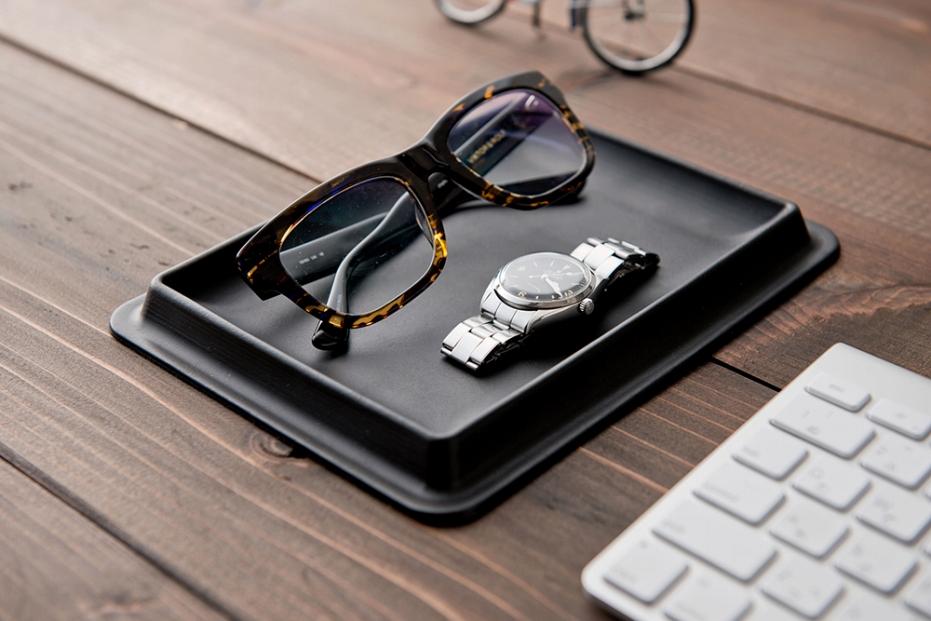 colmレザートレイLサイズ　キャメル　立体成型で作った本革製トレー