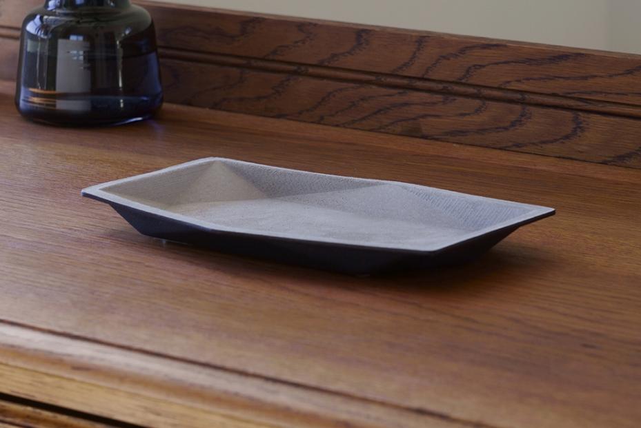 colm多角形レザートレイLサイズ　グレー　独自立体成型製法