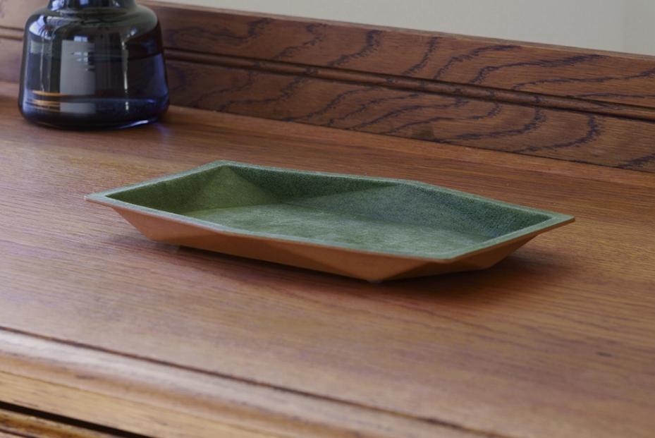 colm多角形レザートレイLサイズ　オリーブ　独自立体成型製法　