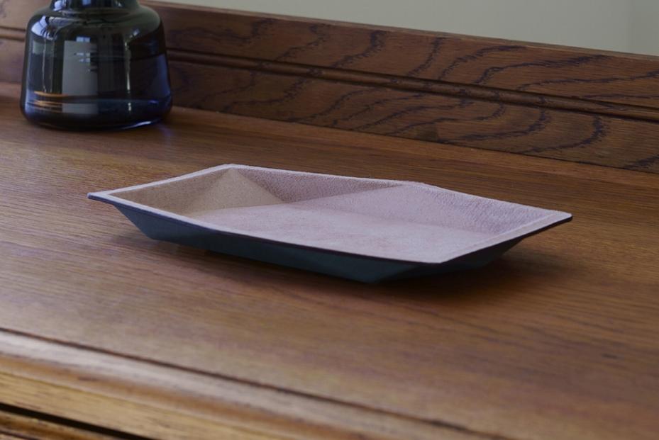 colm多角形レザートレイLサイズ　ピンク　独自立体成型製法　