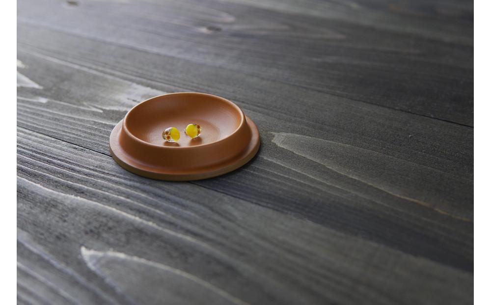 colmレザートレイ丸型Sサイズ　キャメル　立体成型で作った本革製トレー