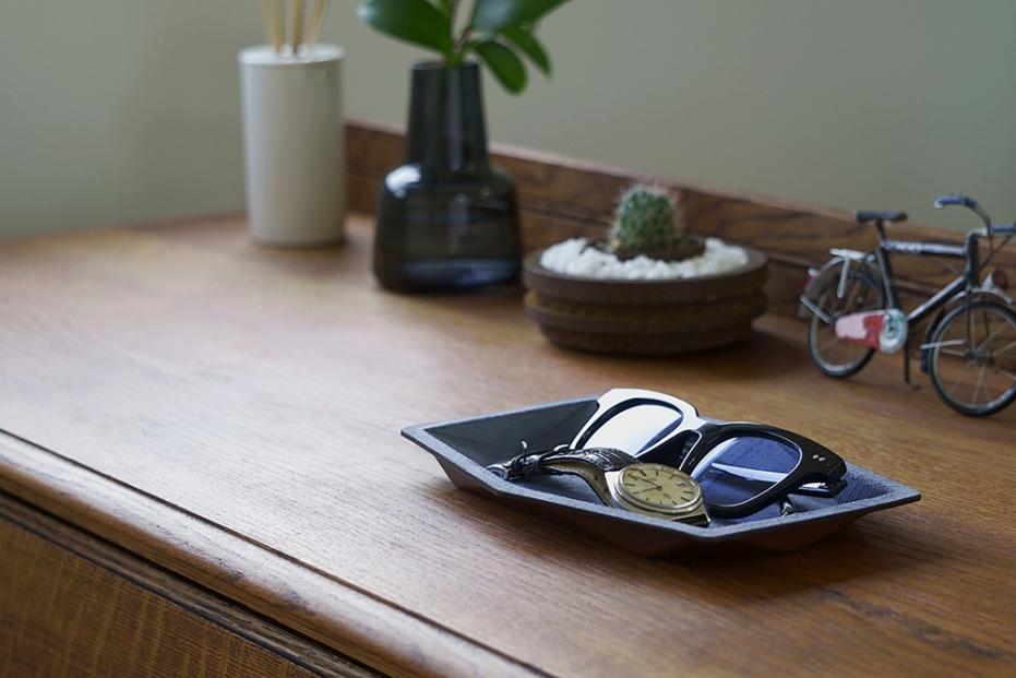 colm多角形レザートレイLサイズ　オリーブ　独自立体成型製法　