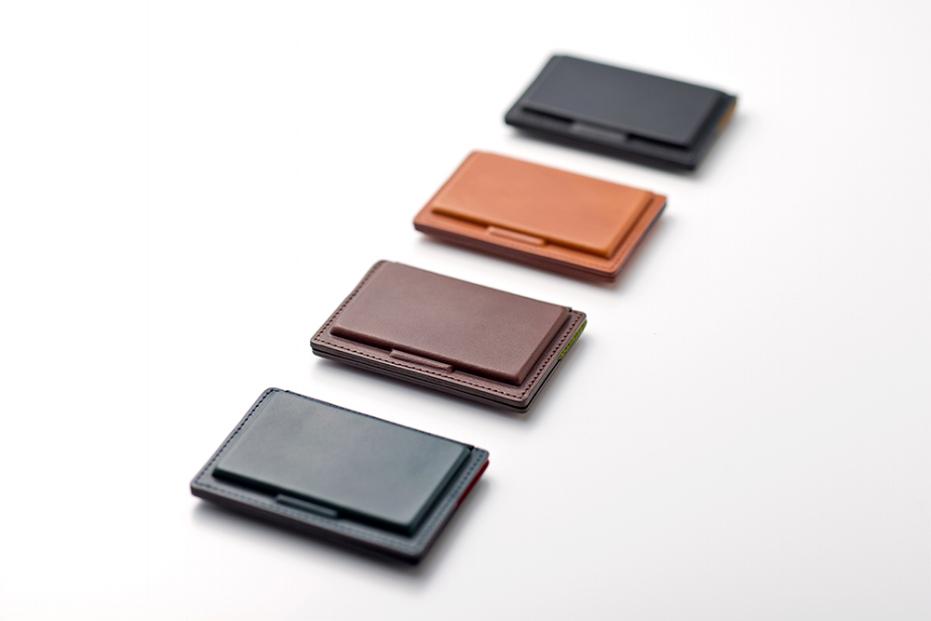 colm名刺入れ　ブルー　立体成型で作った本革製カードケース