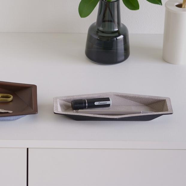 colm多角形レザートレイMサイズ　ピンク　独自立体成型製法　