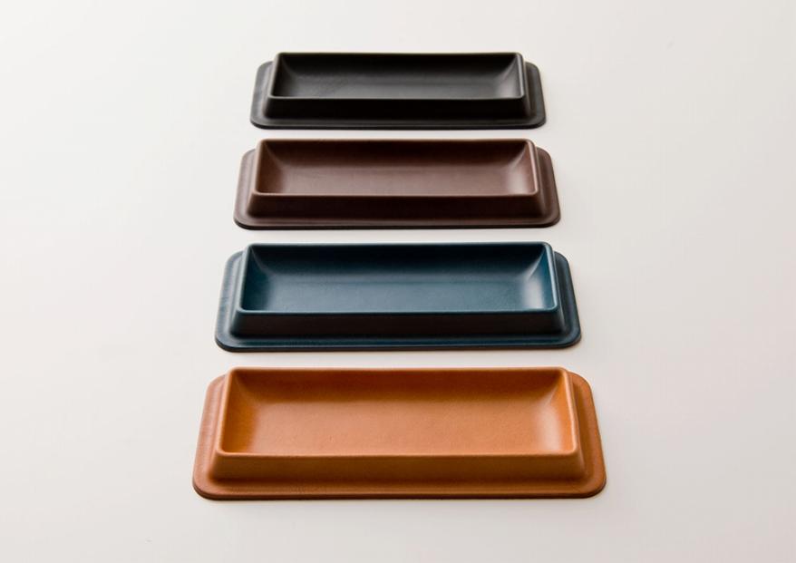 colmレザートレイMサイズ　ブルー　立体成型で作った本革製トレー