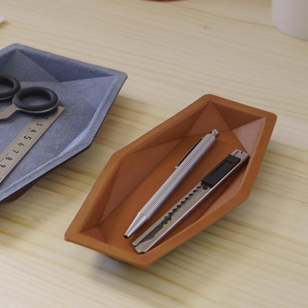 colm多角形レザートレイMサイズ　オリーブ　独自立体成型製法　