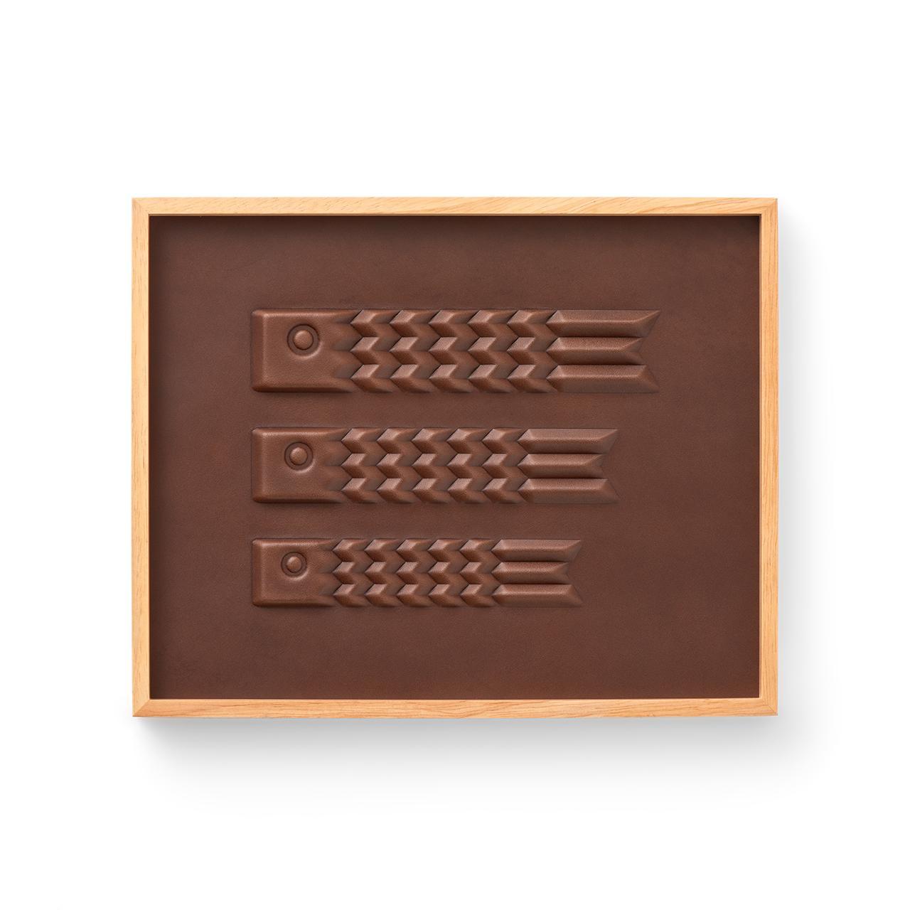 colm 鯉のぼり ブラウン「本革を立体成型してつくった現代のインテリアに馴染む鯉のぼり」