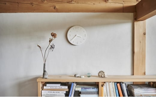 珪藻土の時計（掻き落とし仕上げ） / ホワイト（NY21-03 WH）