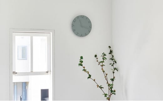 掛け時計 グッドデザイン賞受賞 時計 CARVED COLORED グレー NTL1