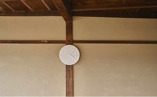 珪藻土の時計（掻き落とし仕上げ） / ホワイト（NY21-03 WH）