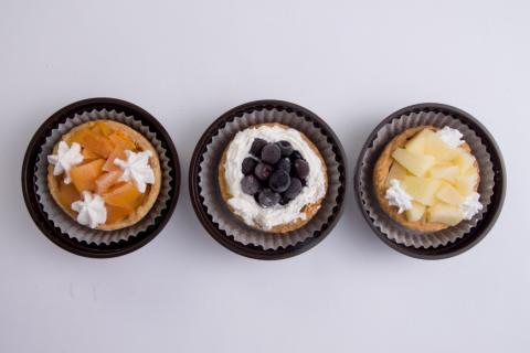 フルーツタルト カスタード《りんご＆ブルーベリー＆かき》各55g×1個 計3個/くろべの太陽/富山県 黒部市 洋菓子 ケーキ タルト フルーツ 冷凍