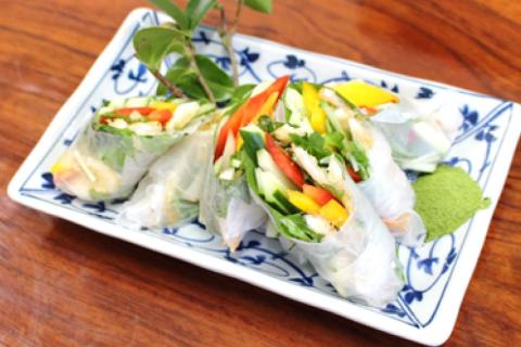 富山湾 名産の 白えび 殻付き 200g /海老 エビ 冷凍 さしみ / くろべの太陽 / 富山県 黒部市