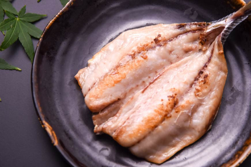 【2024年9月下旬より順次出荷】無添加 干物 詰め合わせ 5種類 10尾以上 期間限定 産地直送 冷凍 / 生地温泉たなかや / 富山県 黒部市