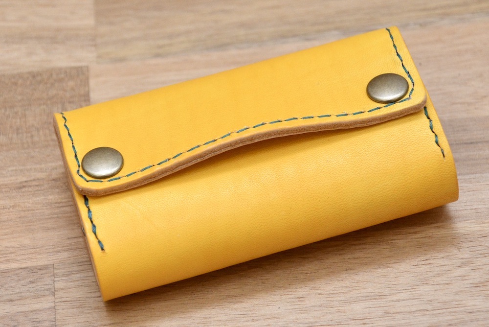 BLUE.ART 黒部の名水染めレザーコインケース1　レザー財布黄
