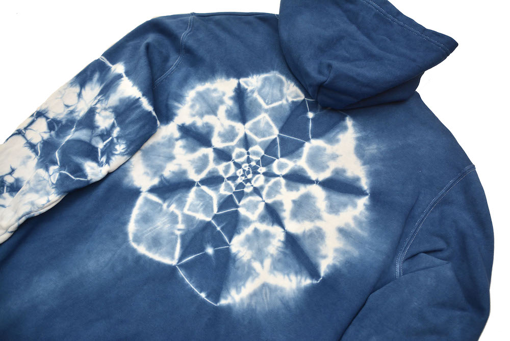 黒部の名水染めタイダイ藍染めパーカーD　Lサイズ