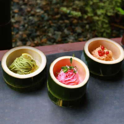 富山県砺波市　180年の技法を伝承した手延べ麺　花の形のカラフルそうめん　柿里商店「絲6袋入」