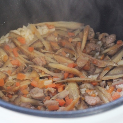 おやべ火ね鶏(親鶏)モモ焼肉用　老鶏ヒネ　かしわ　1.6Kg(400g×4袋真空パック・解凍)【配送不可地域：離島】