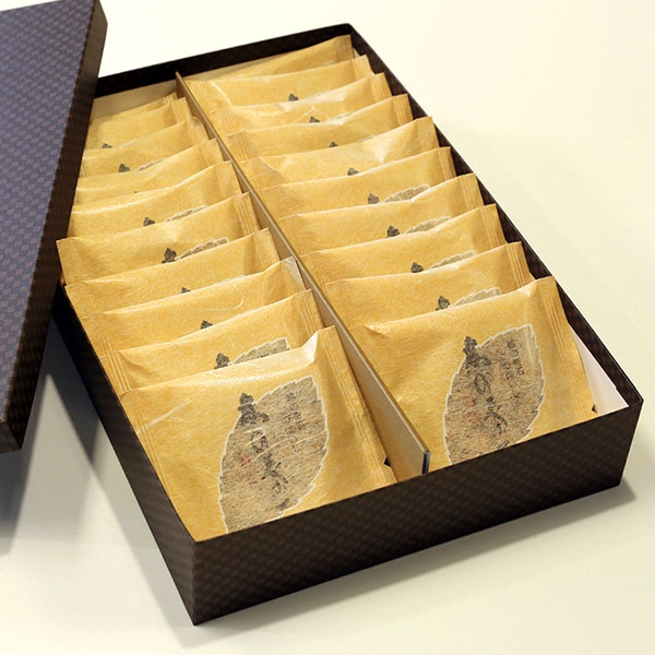 献上銘菓　木の葉石 20枚入《南砺の逸品》 木の葉石 20枚入