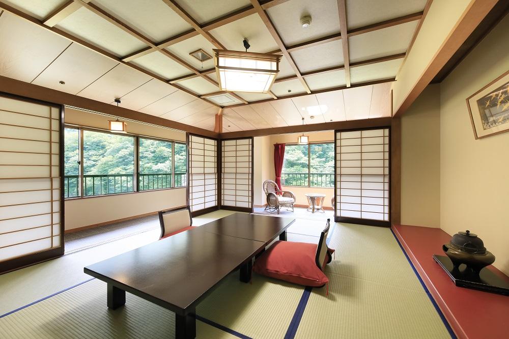 大牧温泉と庄川遊覧船で使える　施設利用券5,100円