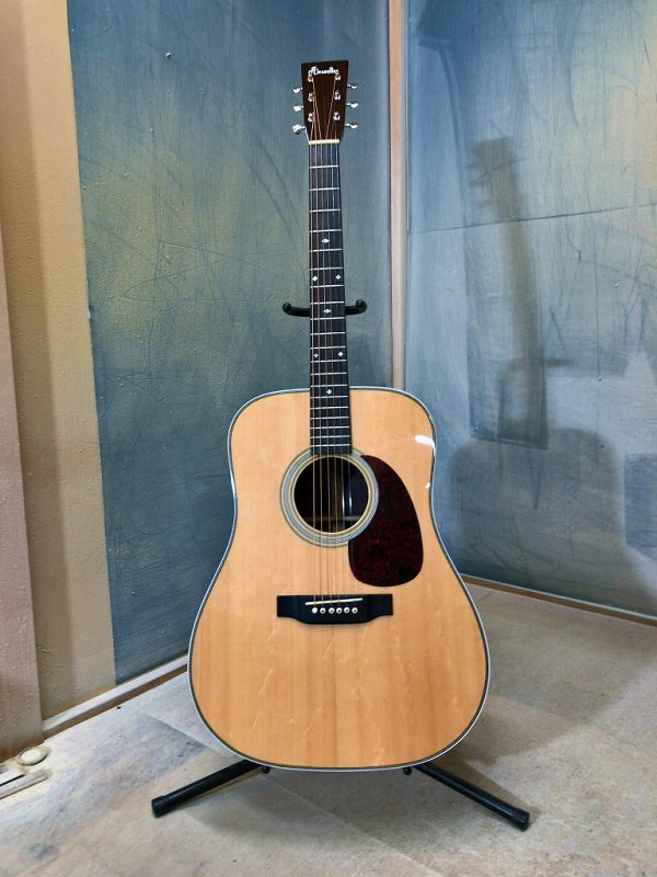 【ギター】S.Tsuji　D　Model《南砺の逸品》