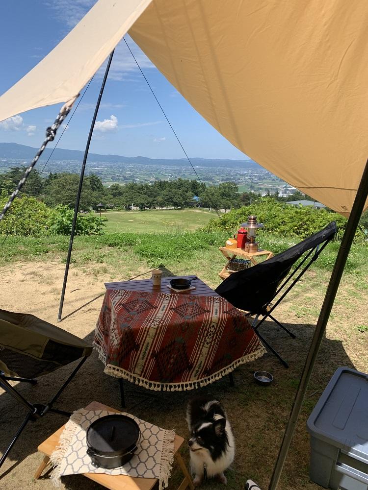 キャンプ場展望サイト利用券1枚（10名様分キャンプ宿泊チケット1泊分）＋記念品 10名分　記念品あり